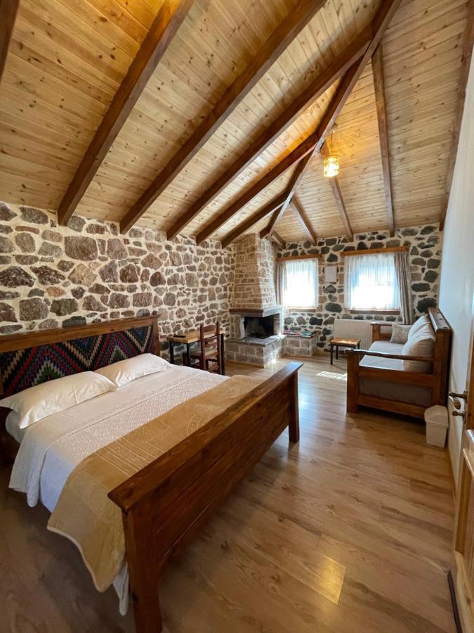 Bujtina Liana Voskopoje Hotell Eksteriør bilde