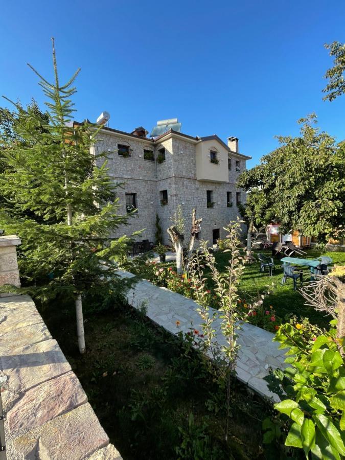 Bujtina Liana Voskopoje Hotell Eksteriør bilde