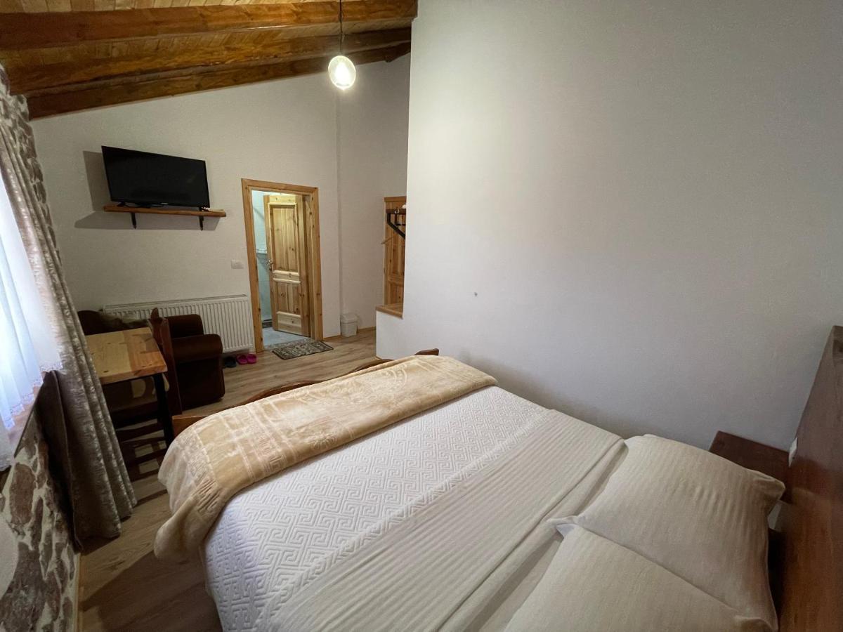 Bujtina Liana Voskopoje Hotell Eksteriør bilde
