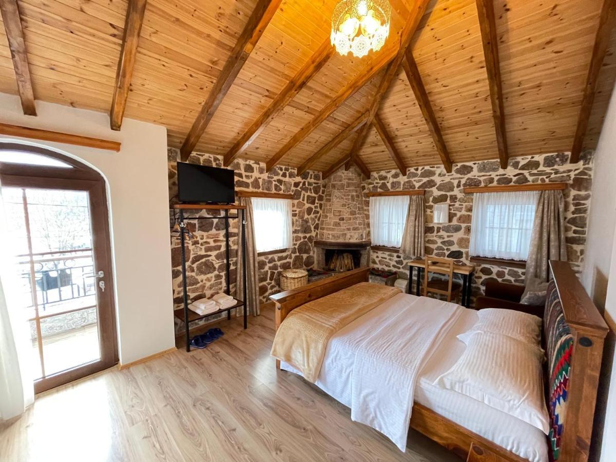Bujtina Liana Voskopoje Hotell Eksteriør bilde