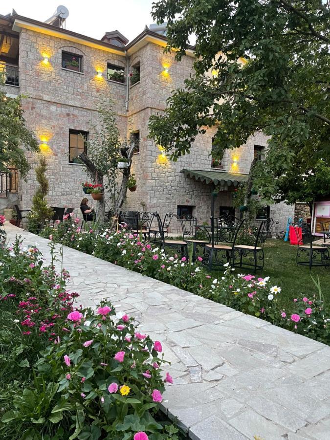 Bujtina Liana Voskopoje Hotell Eksteriør bilde