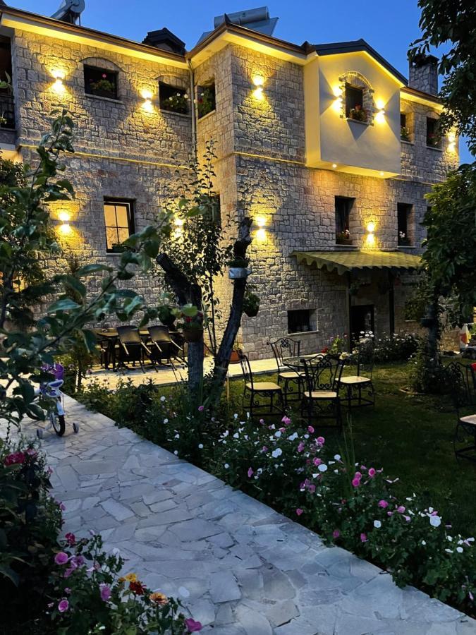 Bujtina Liana Voskopoje Hotell Eksteriør bilde